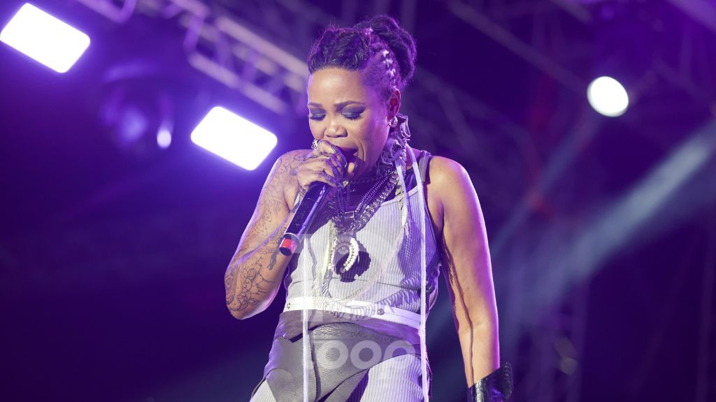 During her 40-minute set at Rebel Salute 2025, Queen Ifrica passionately addressed the audience, taking aim at sexual predators and urging Jamaicans to stand up for positive values to restore the nation’s cultural and moral foundation