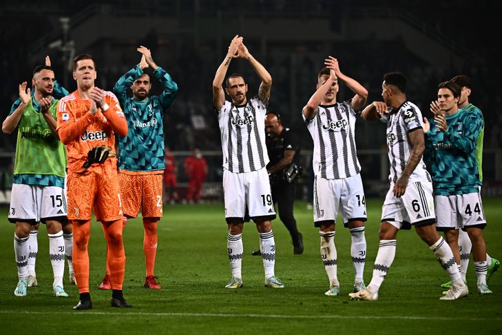 Europäische Stadiontour: Aufeinandertreffen in Old Trafford, Pokal in Deutschland und Italien